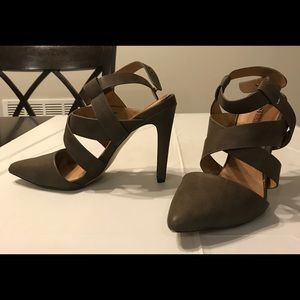 Brown Sling Back Heels 👠 Size 7 4.25” Heel